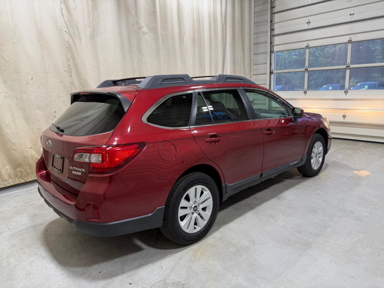 Subaru Outback 4dr Wgn 2.5i Premium PZEV 2015