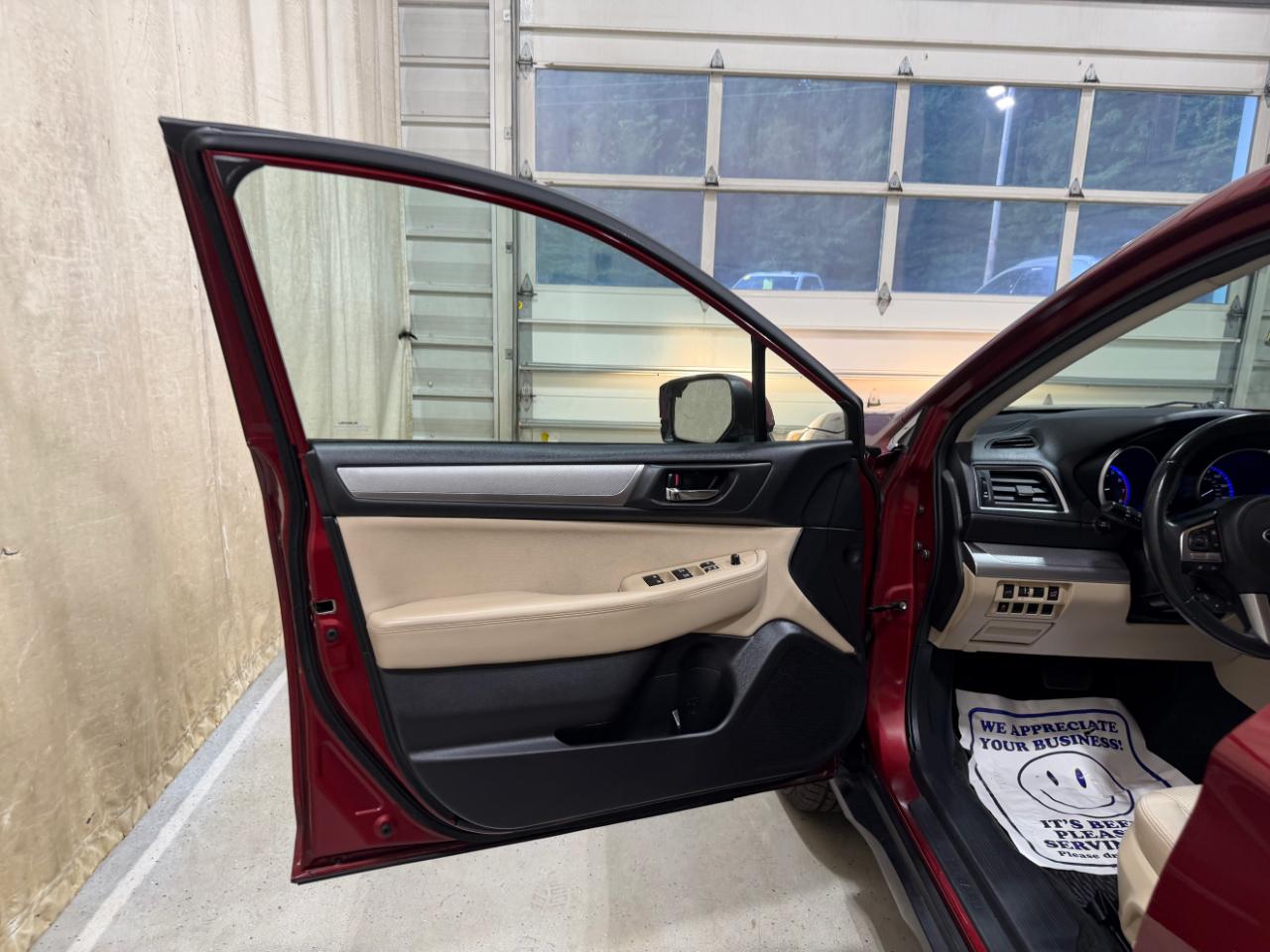 Subaru Outback 4dr Wgn 2.5i Premium PZEV 2015