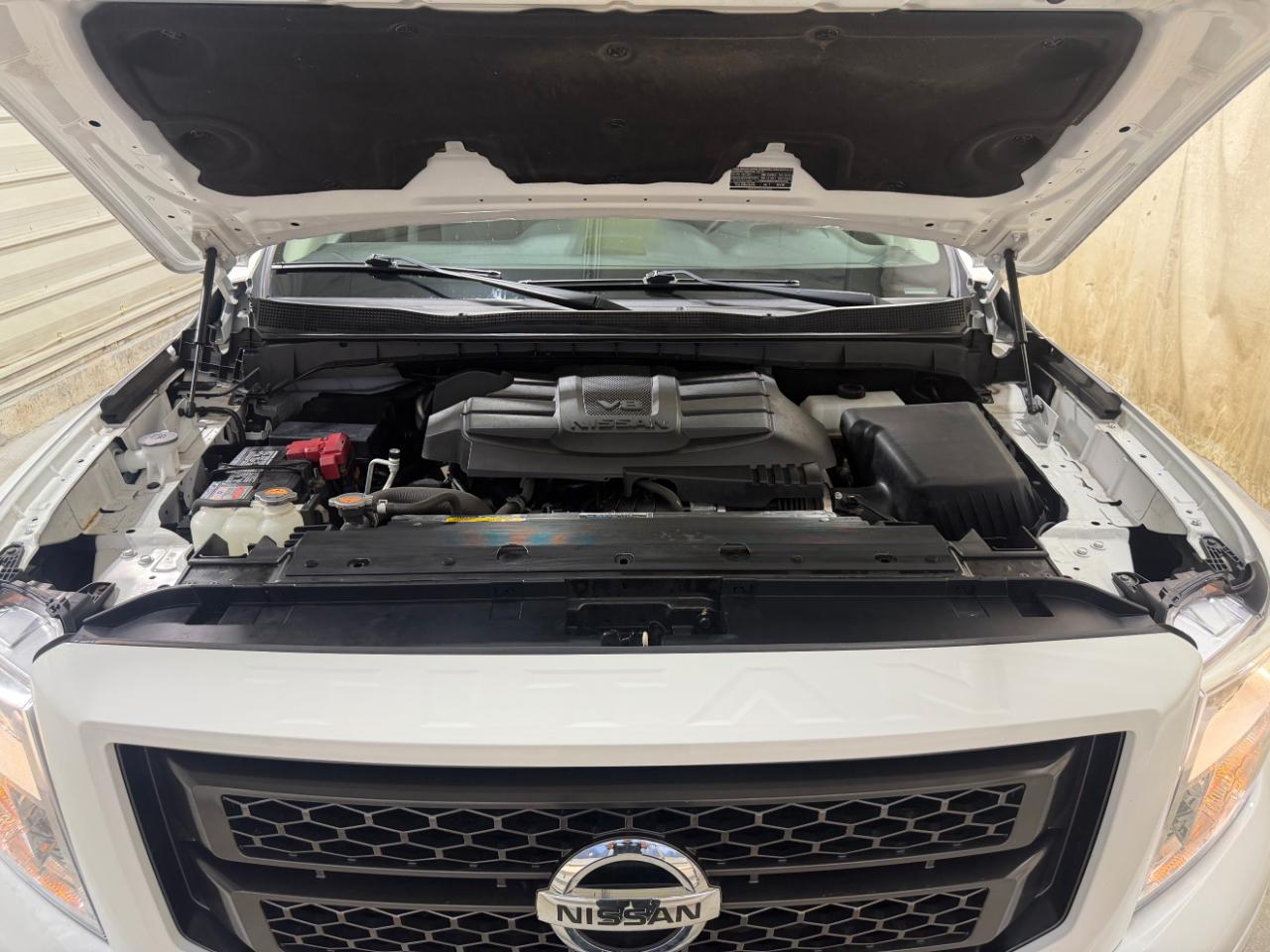 Nissan Titan 4x4 Crew Cab SV 2022