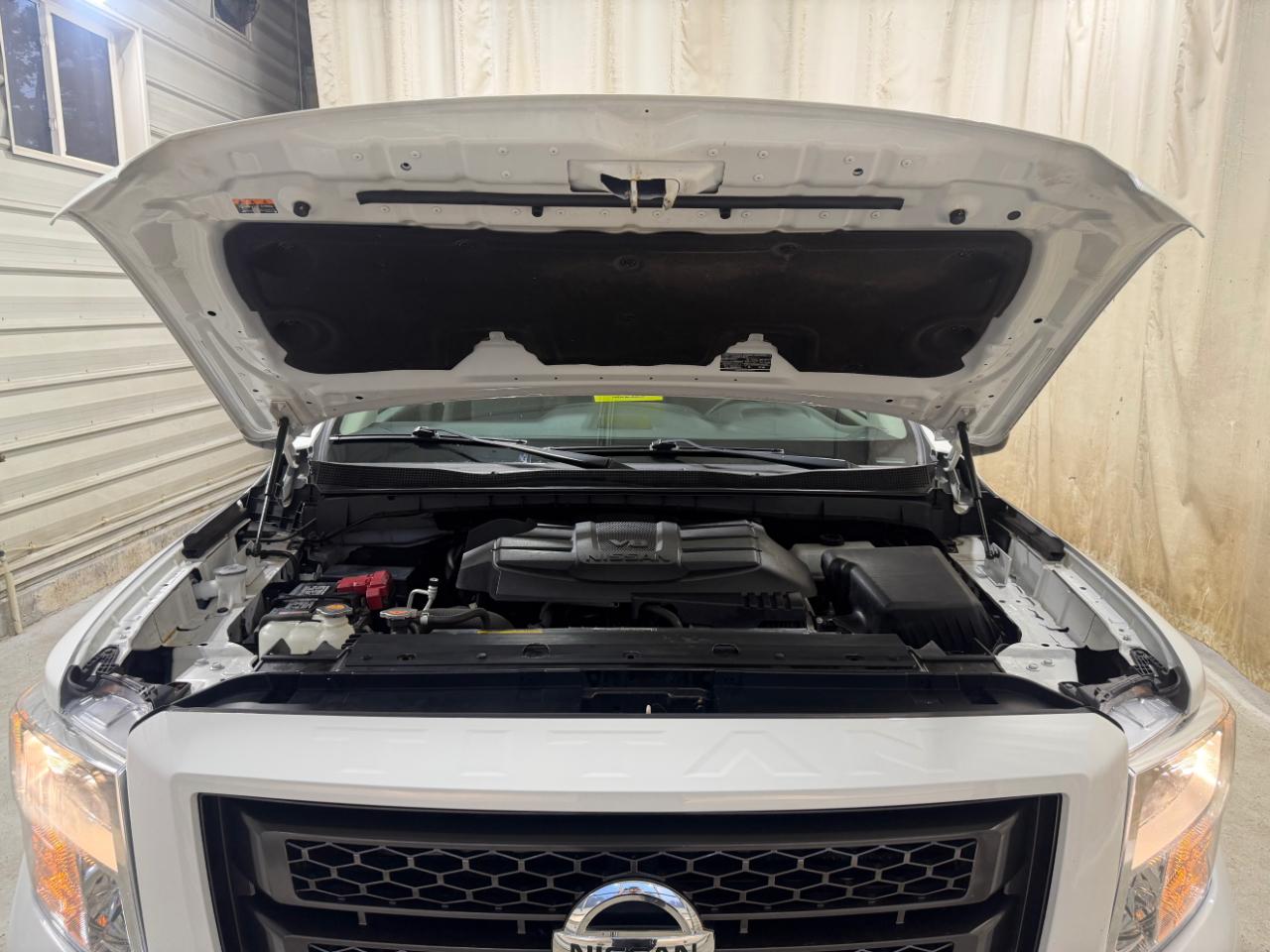 Nissan Titan 4x4 Crew Cab SV 2022