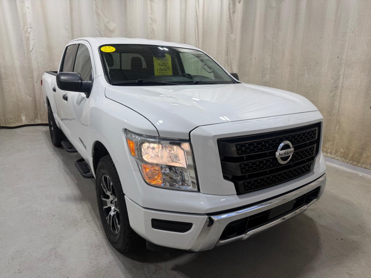 Nissan Titan 4x4 Crew Cab SV 2022