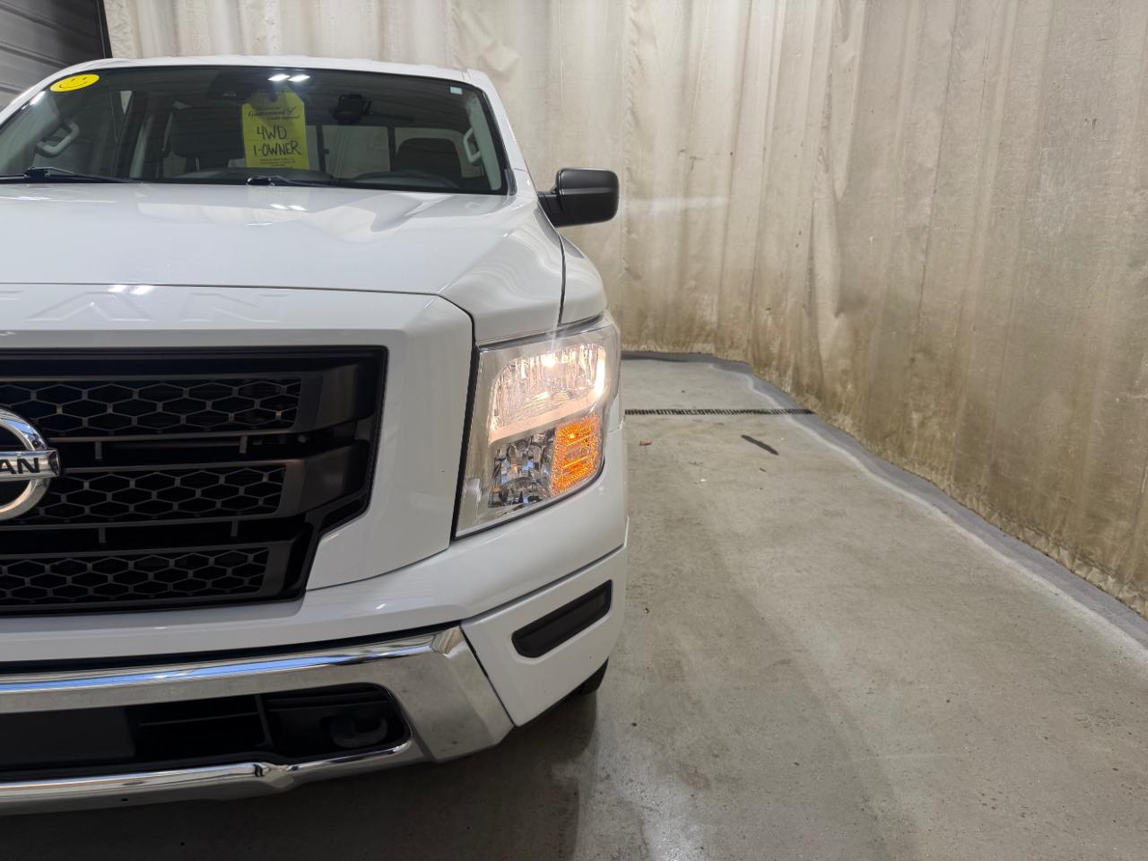Nissan Titan 4x4 Crew Cab SV 2022