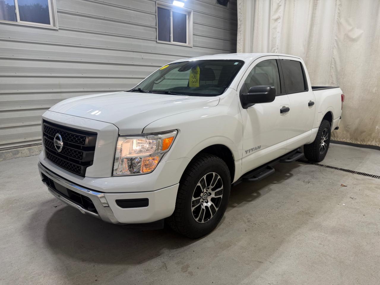 Nissan Titan 4x4 Crew Cab SV 2022