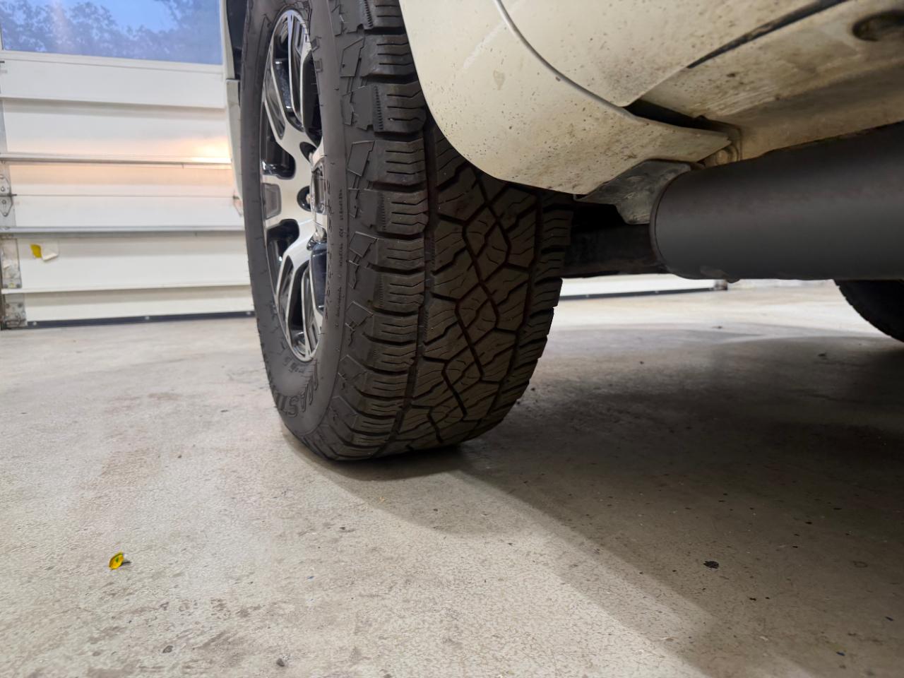 Nissan Titan 4x4 Crew Cab SV 2022