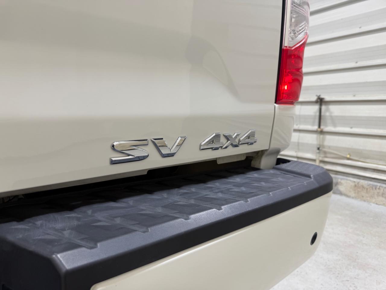 Nissan Titan 4x4 Crew Cab SV 2022