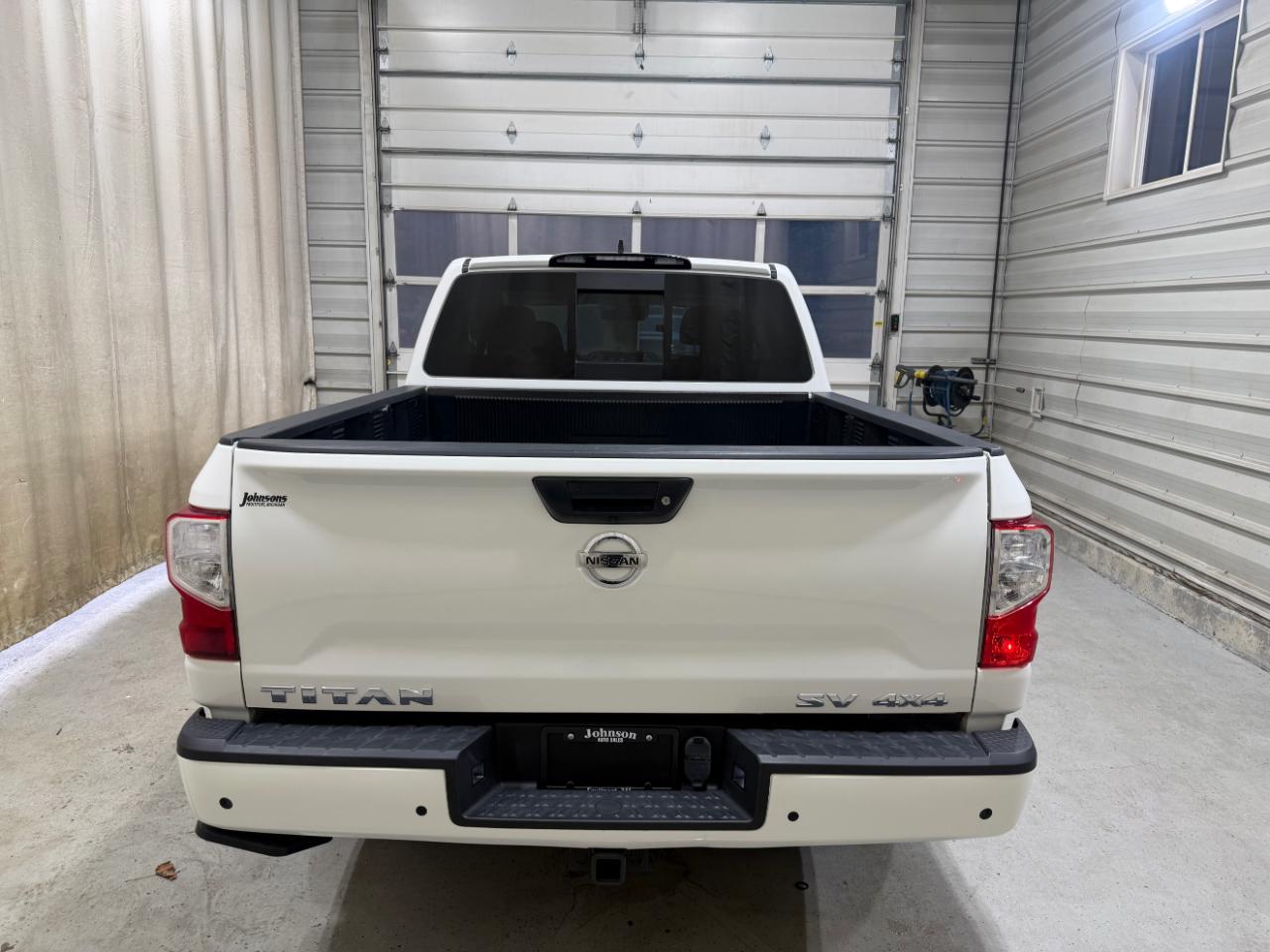 Nissan Titan 4x4 Crew Cab SV 2022