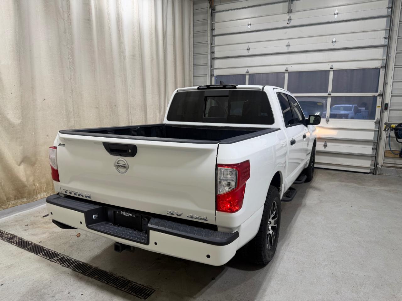 Nissan Titan 4x4 Crew Cab SV 2022