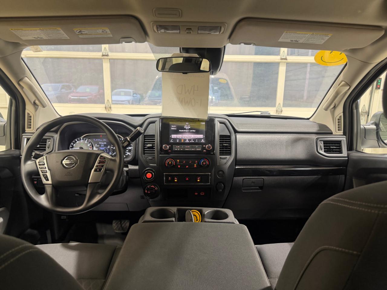 Nissan Titan 4x4 Crew Cab SV 2022