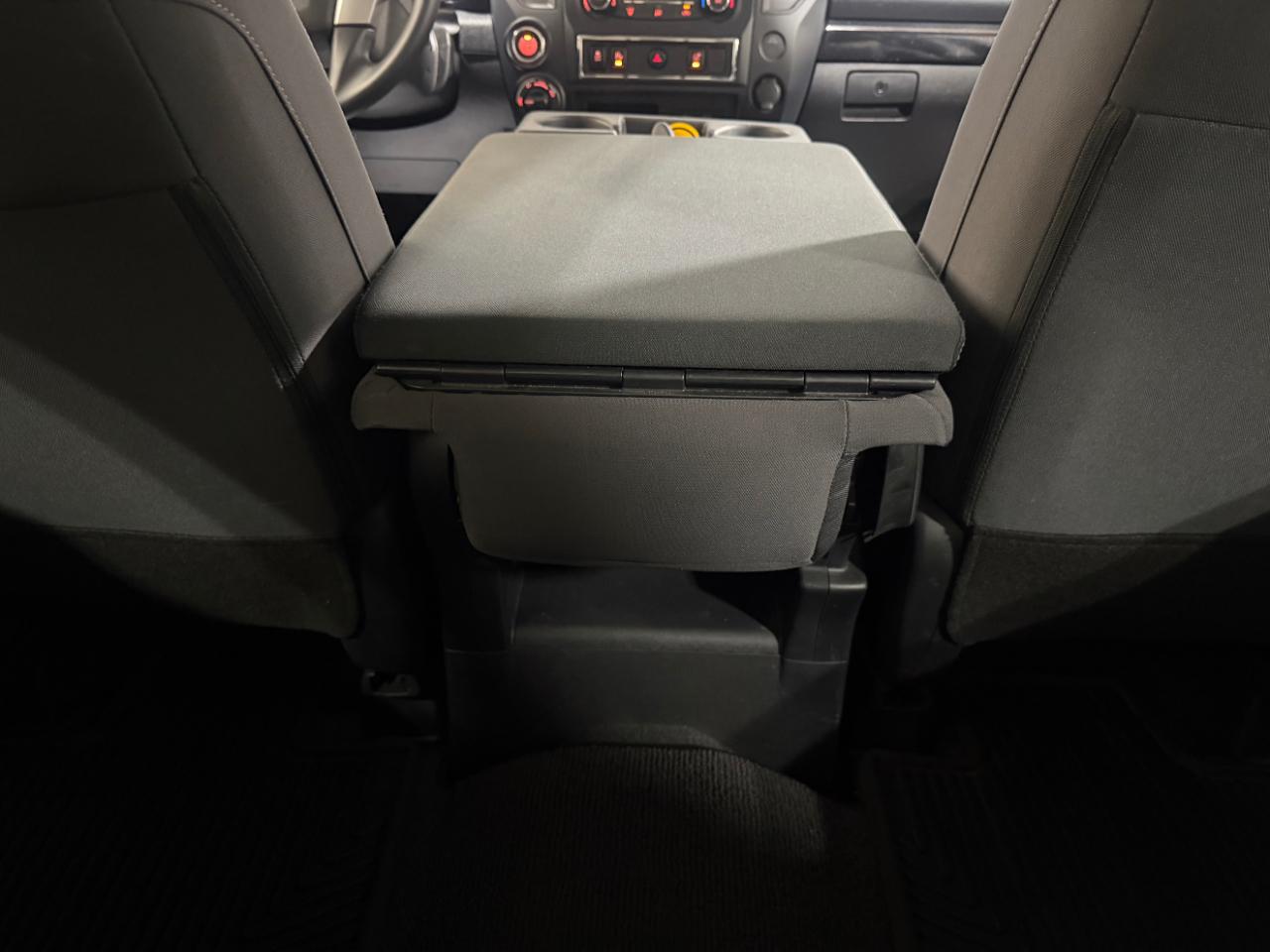 Nissan Titan 4x4 Crew Cab SV 2022