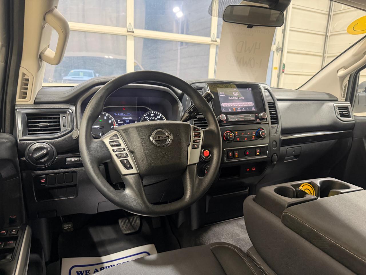 Nissan Titan 4x4 Crew Cab SV 2022
