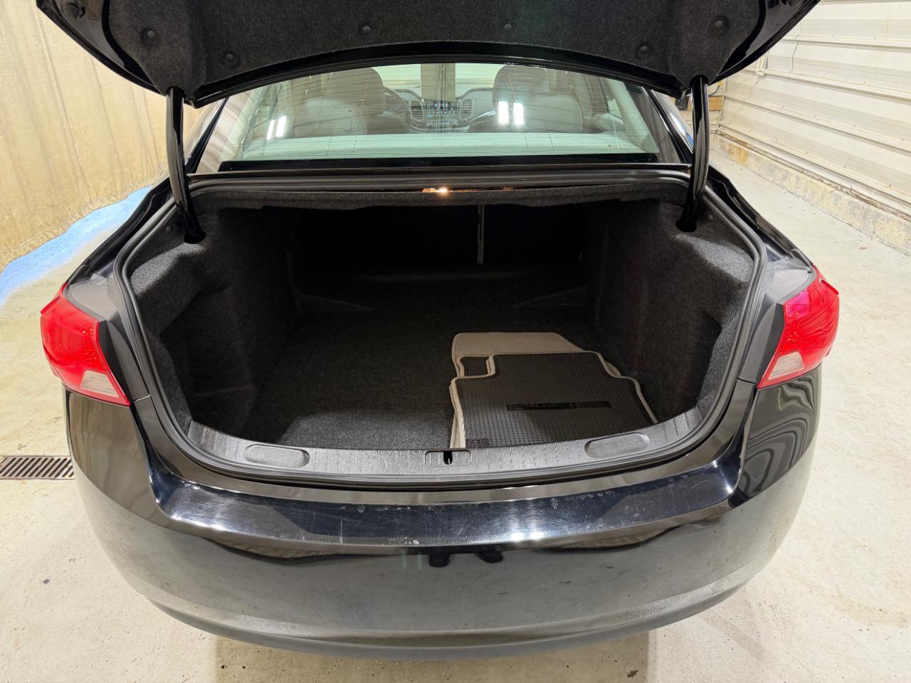 Chevrolet Impala 4dr Sdn LS w/1FL 2019