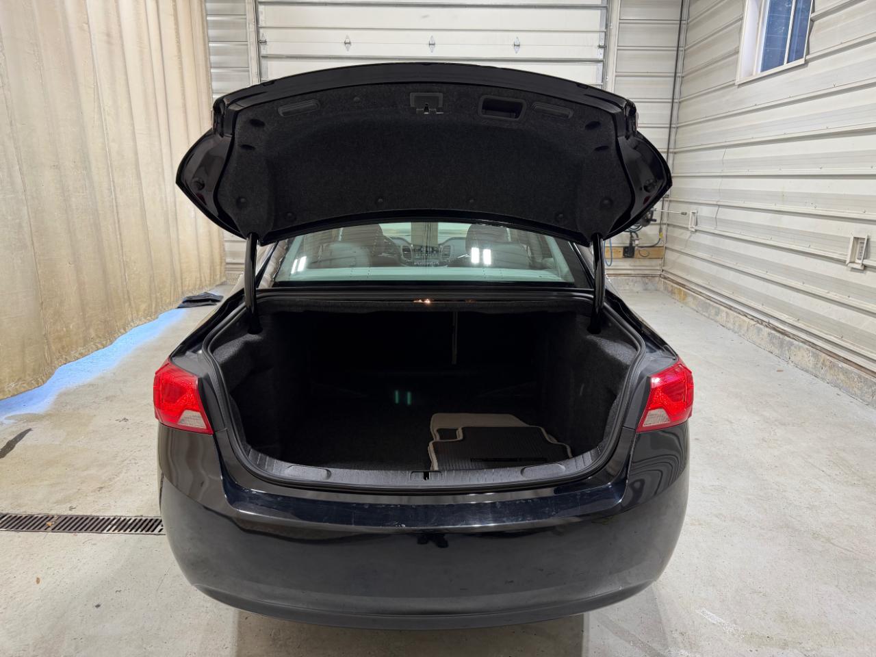 Chevrolet Impala 4dr Sdn LS w/1FL 2019