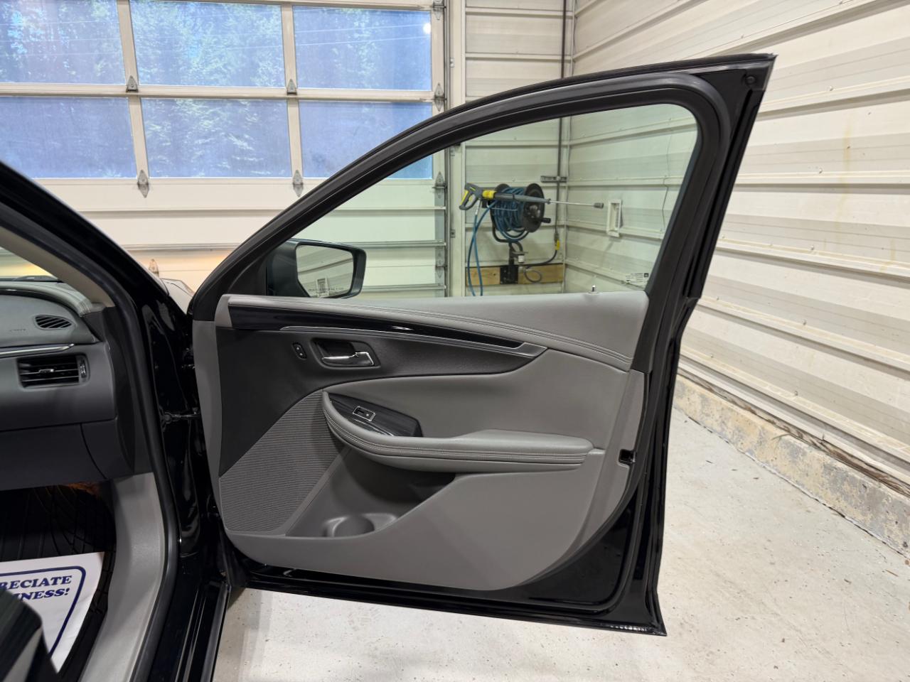 Chevrolet Impala 4dr Sdn LS w/1FL 2019