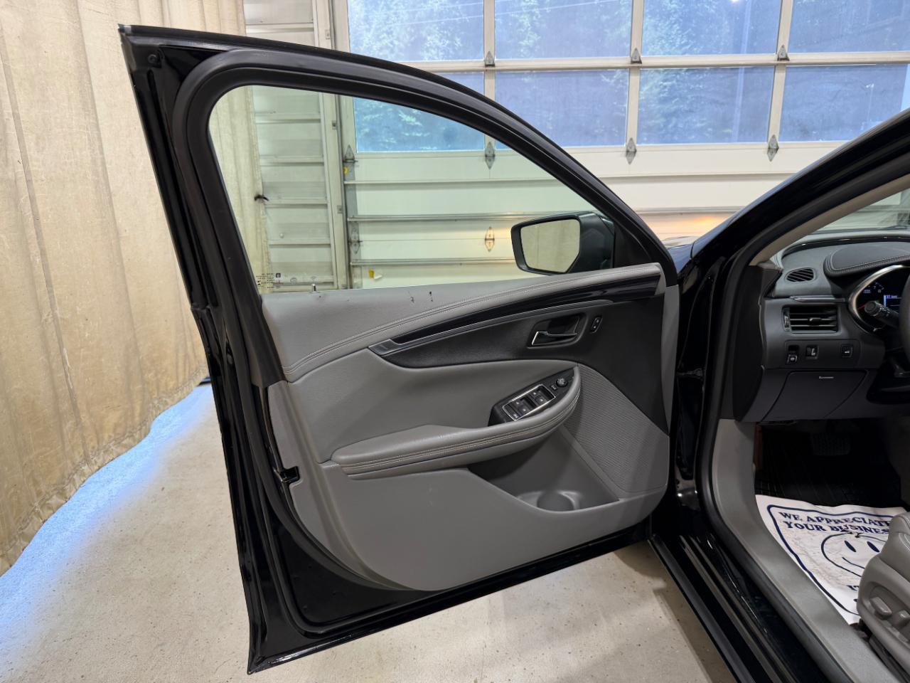Chevrolet Impala 4dr Sdn LS w/1FL 2019