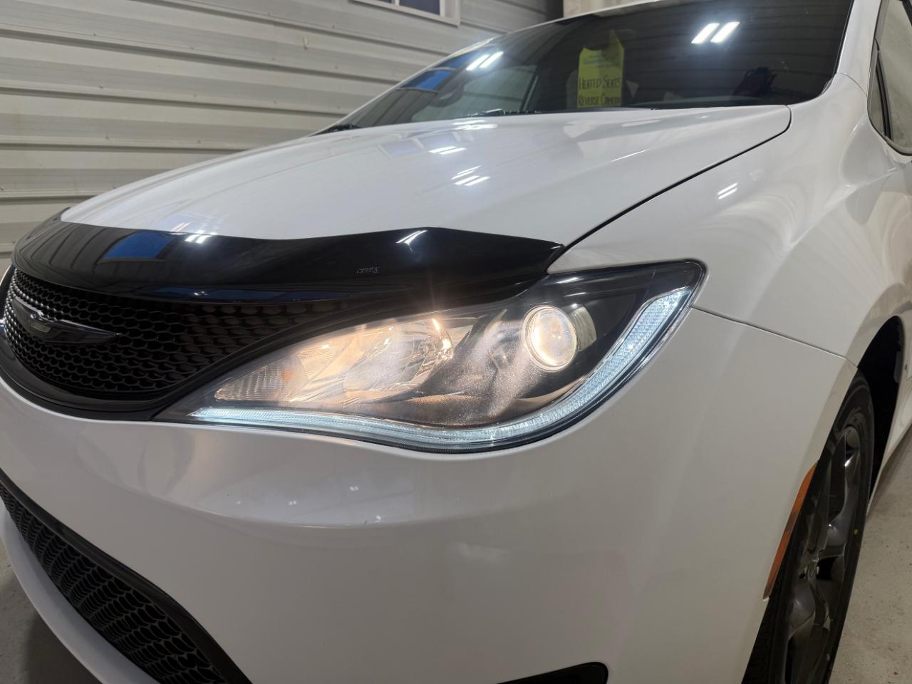 Chrysler Pacifica Touring L FWD 2019
