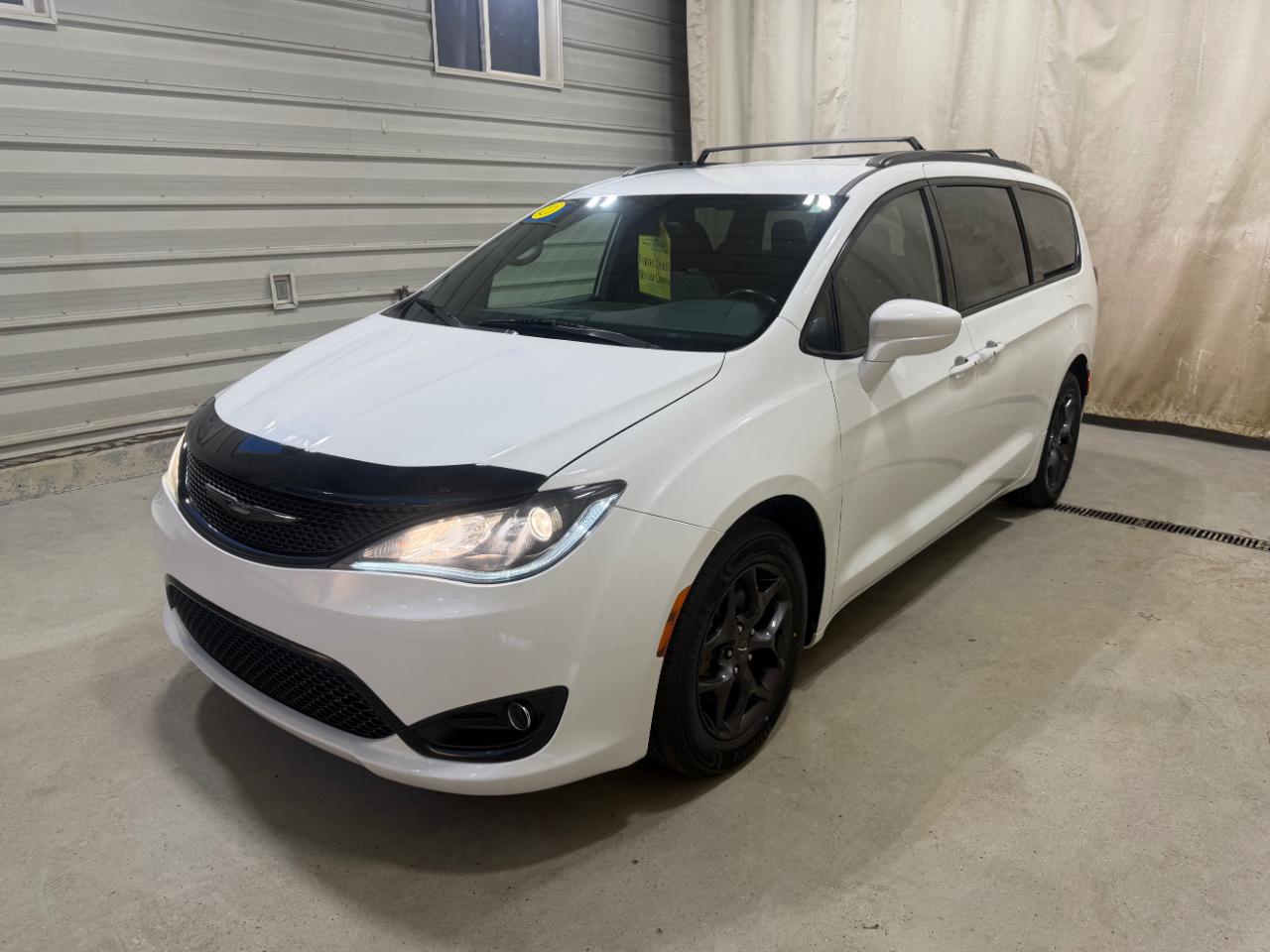 Chrysler Pacifica Touring L FWD 2019