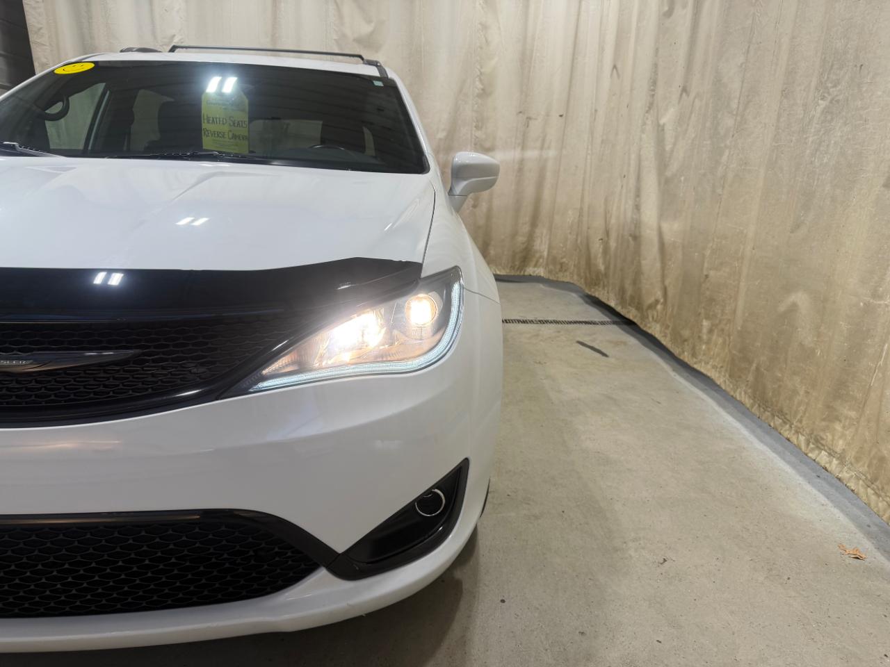 Chrysler Pacifica Touring L FWD 2019