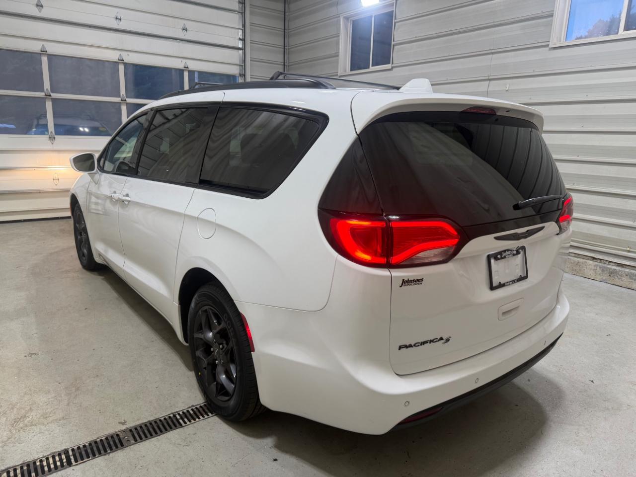 Chrysler Pacifica Touring L FWD 2019