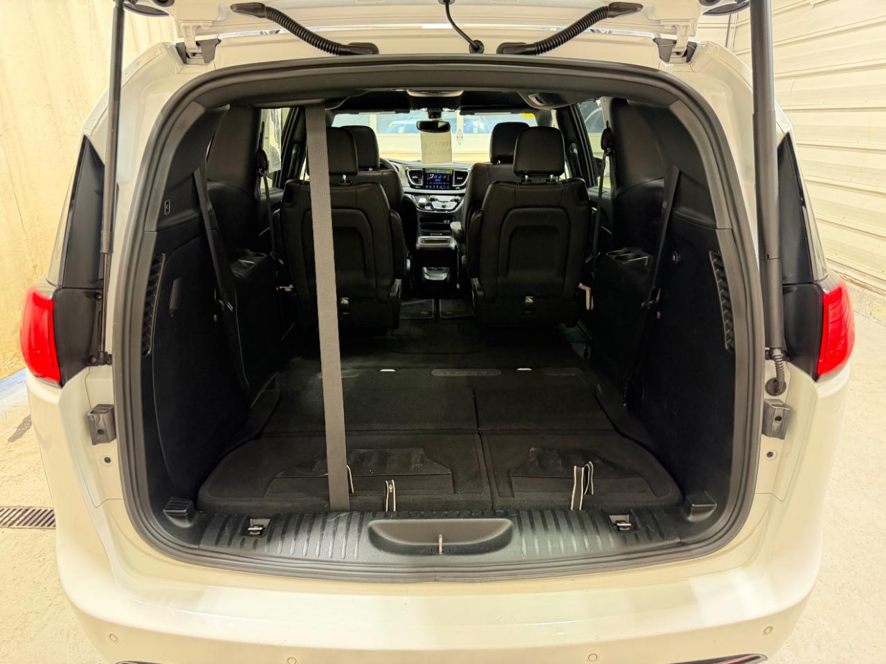 Chrysler Pacifica Touring L FWD 2019