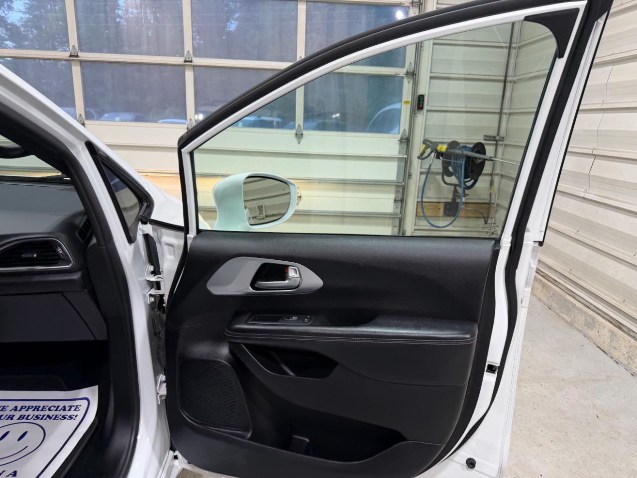 Chrysler Pacifica Touring L FWD 2019