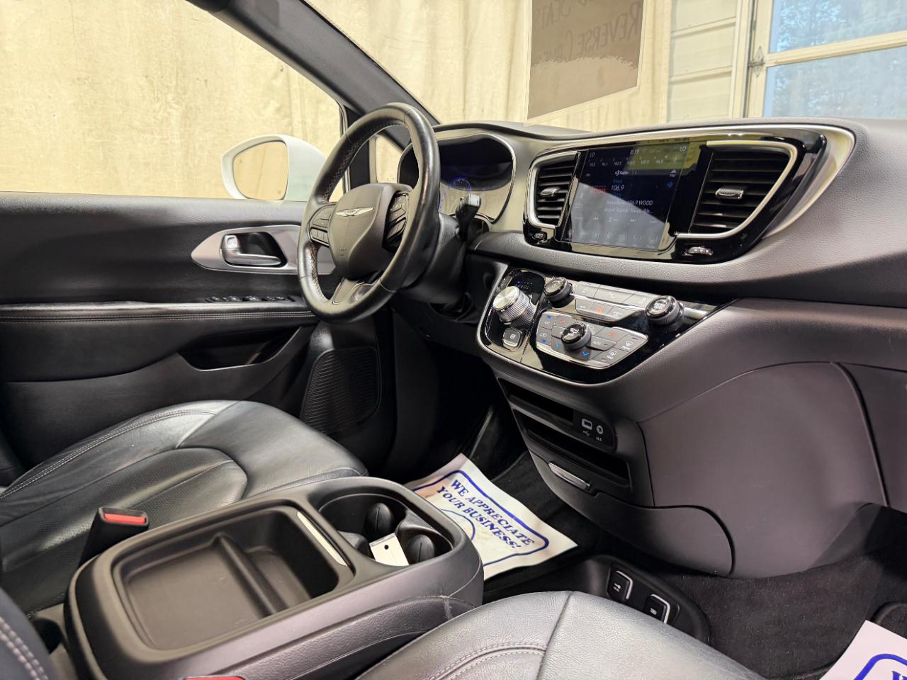 Chrysler Pacifica Touring L FWD 2019