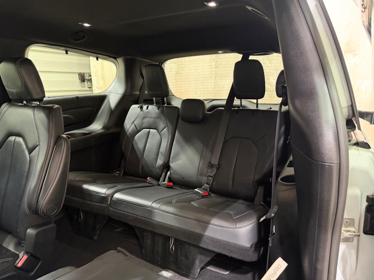 Chrysler Pacifica Touring L FWD 2019