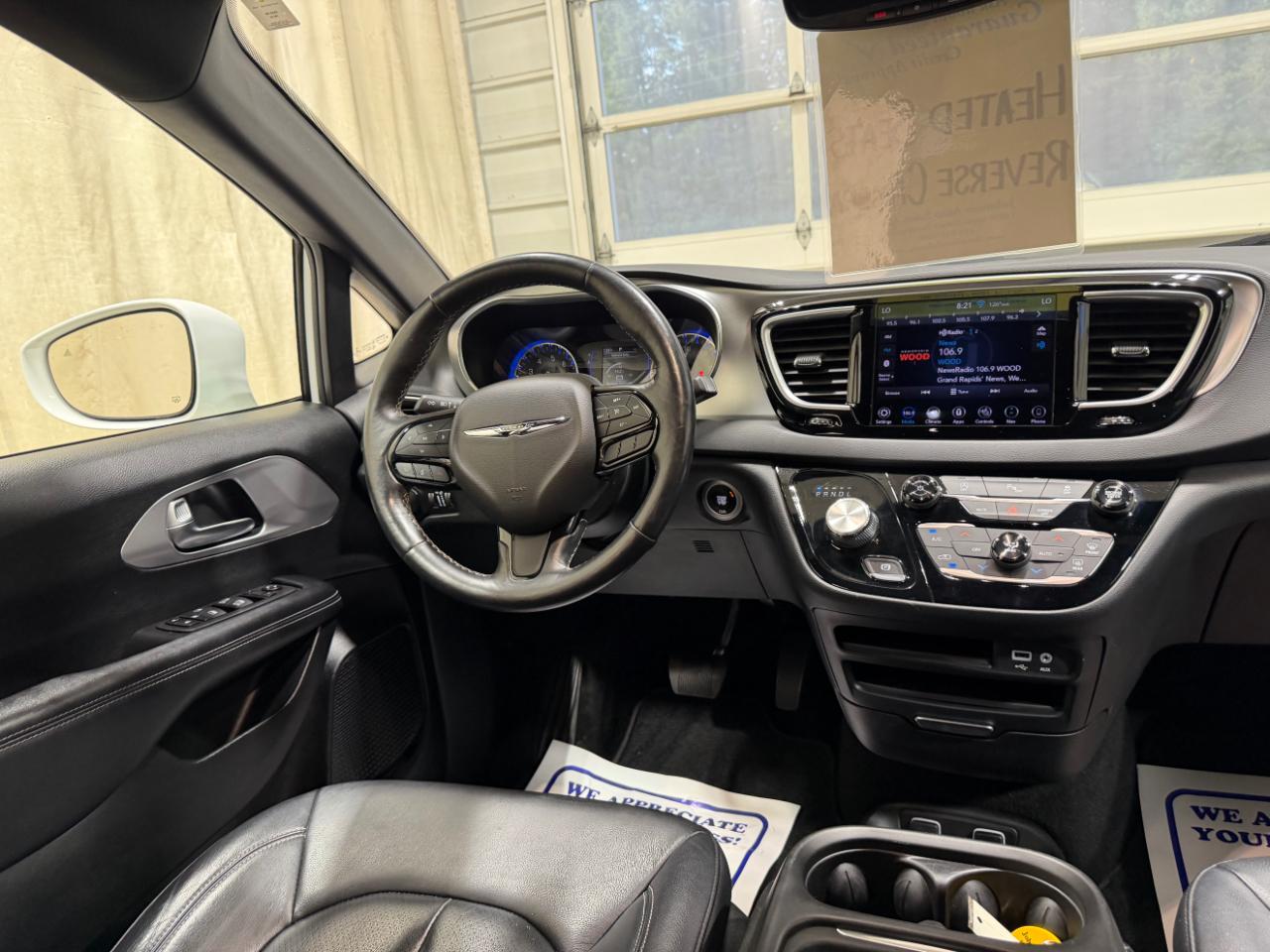Chrysler Pacifica Touring L FWD 2019