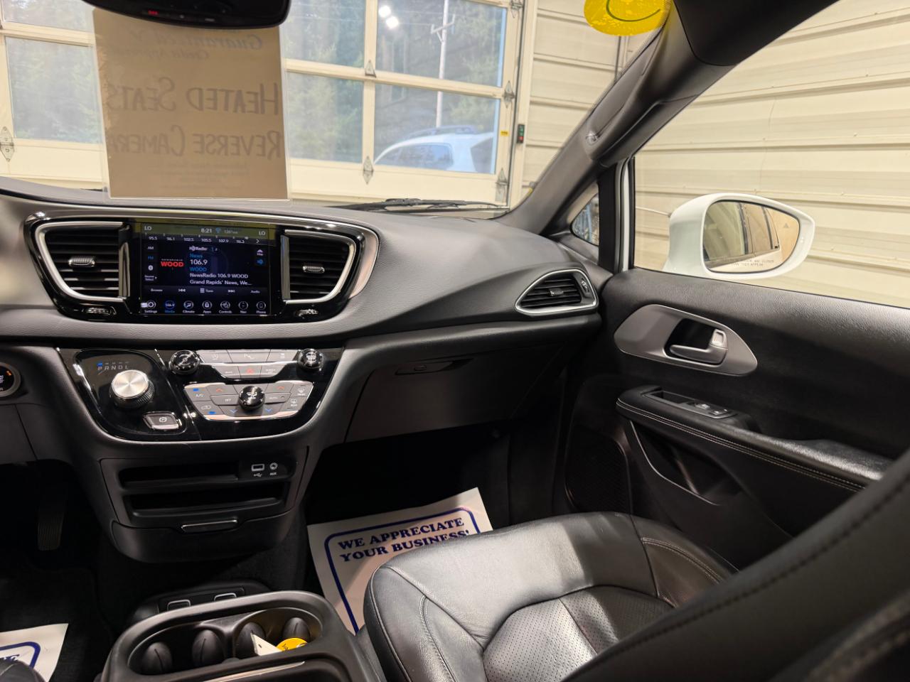 Chrysler Pacifica Touring L FWD 2019