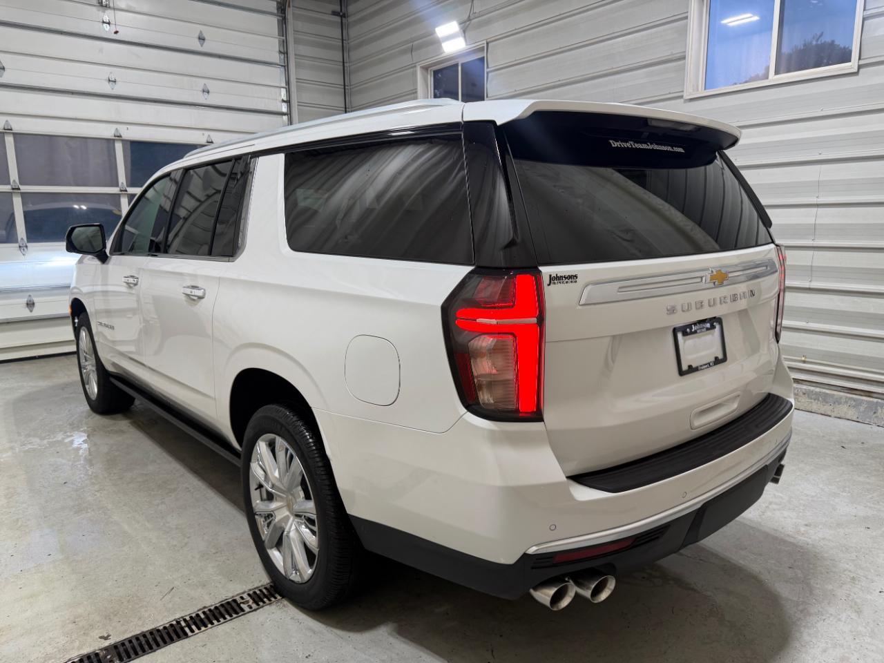 Chevrolet Suburban 4WD 4dr High Country 2021