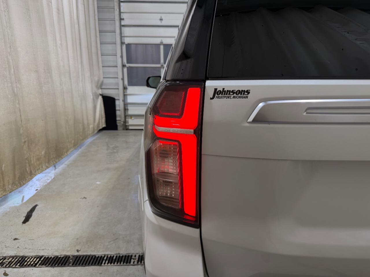 Chevrolet Suburban 4WD 4dr High Country 2021