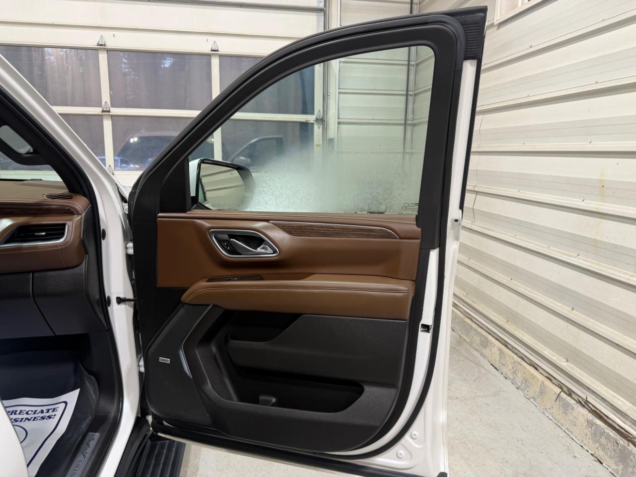 Chevrolet Suburban 4WD 4dr High Country 2021