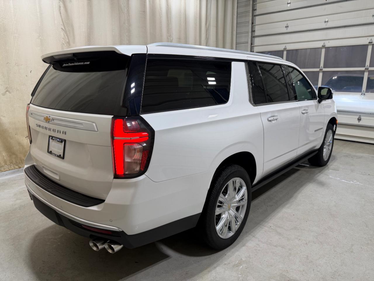 Chevrolet Suburban 4WD 4dr High Country 2021