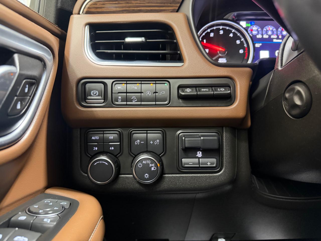 Chevrolet Suburban 4WD 4dr High Country 2021