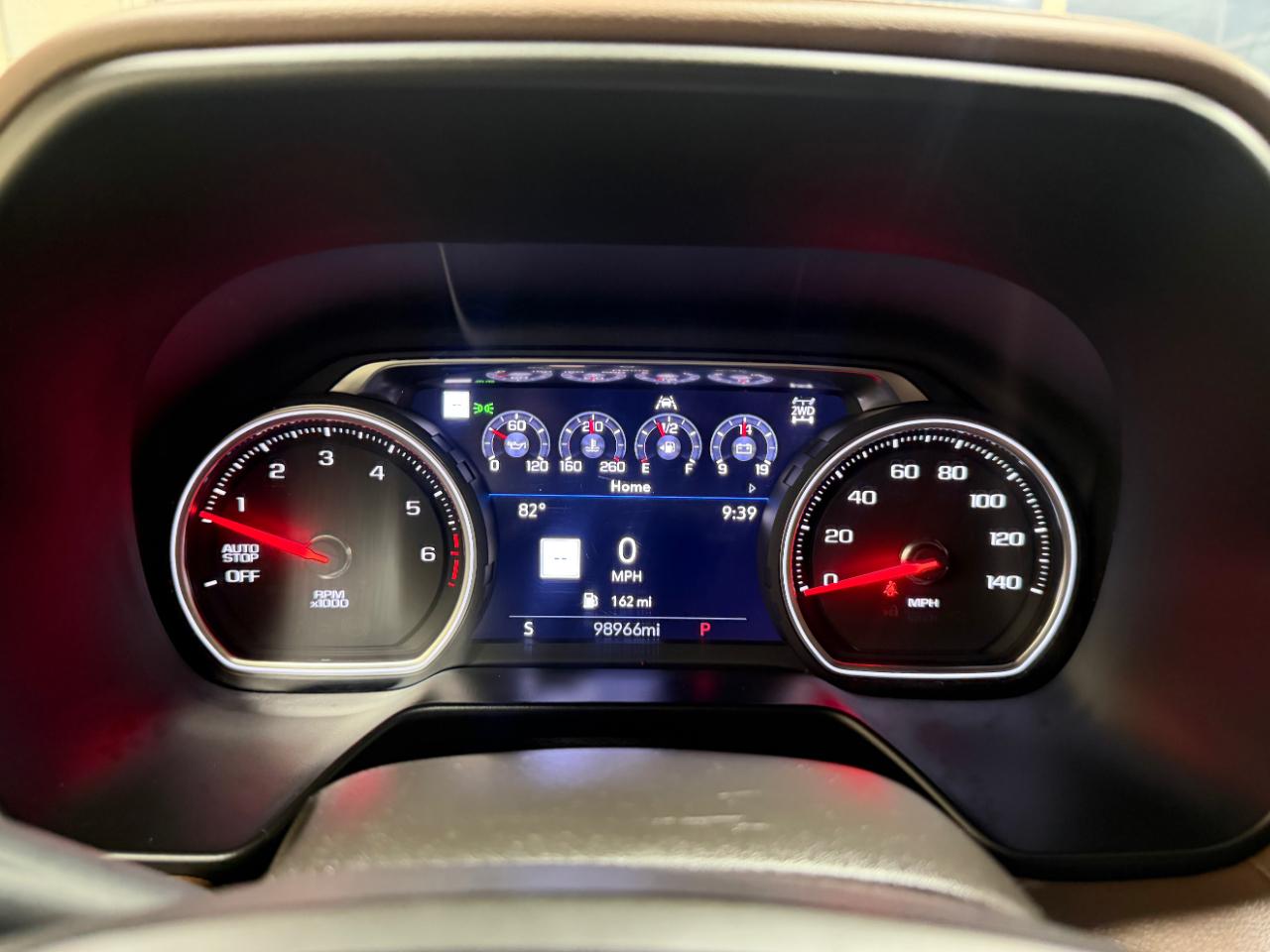 Chevrolet Suburban 4WD 4dr High Country 2021