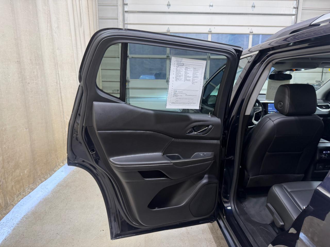 GMC Acadia AWD 4dr SLT 2022