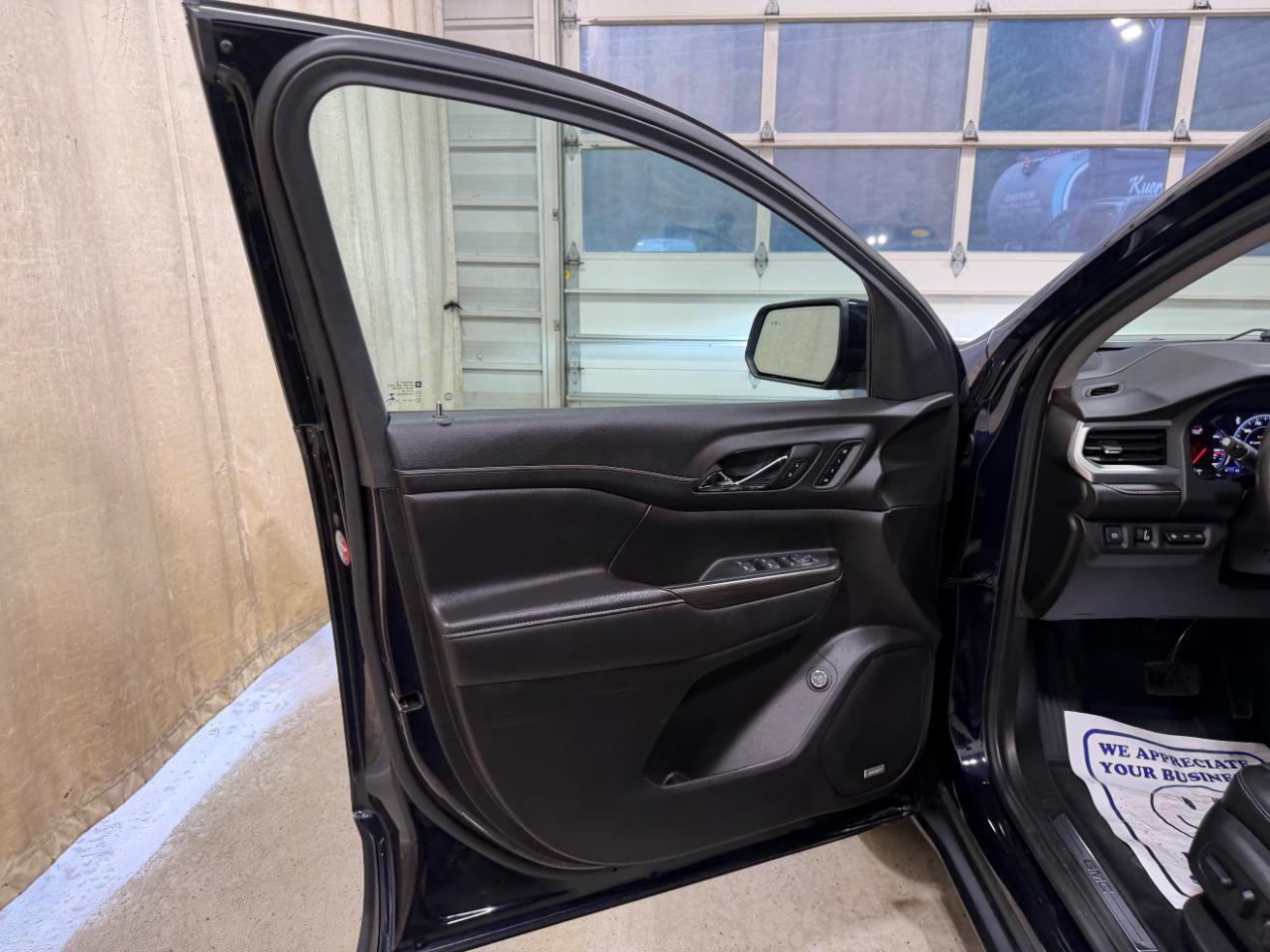 GMC Acadia AWD 4dr SLT 2022