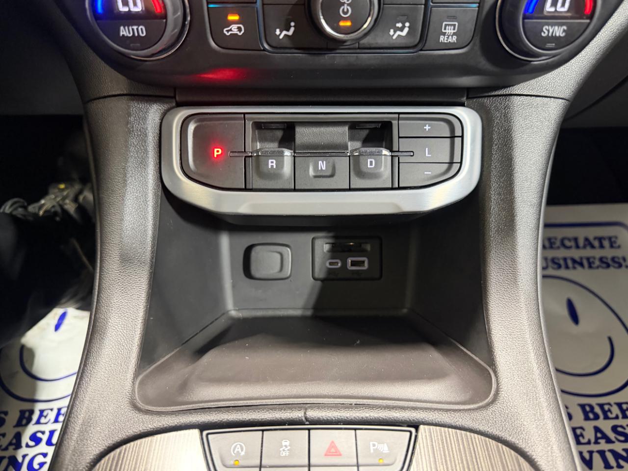 GMC Acadia AWD 4dr SLT 2022