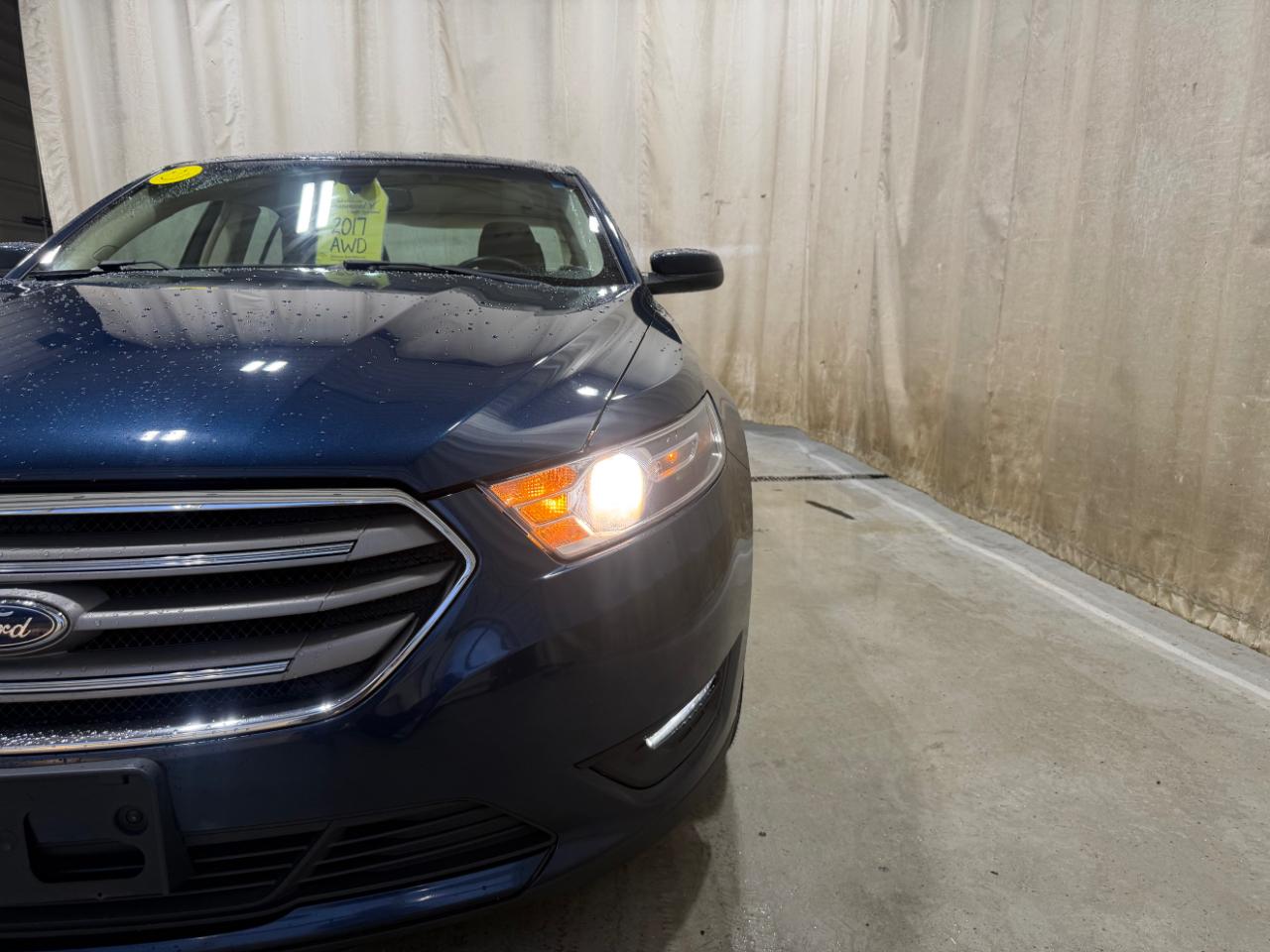 Ford Taurus SEL AWD 2017