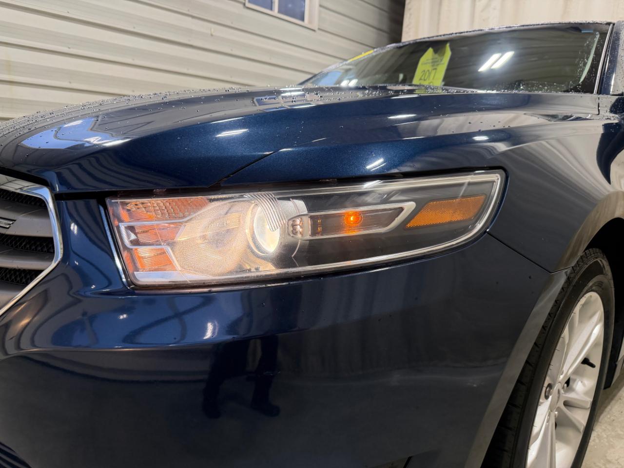 Ford Taurus SEL AWD 2017