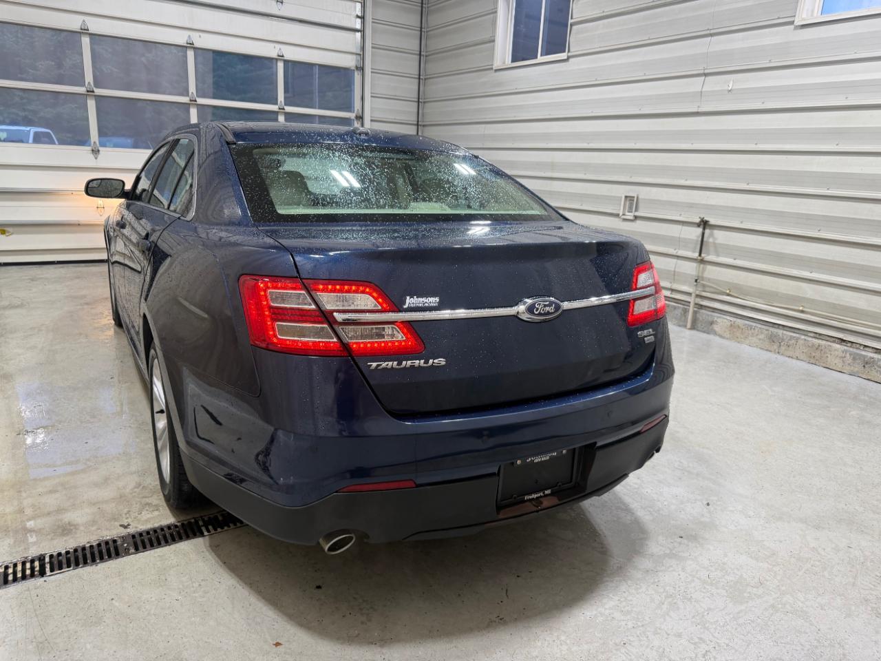 Ford Taurus SEL AWD 2017