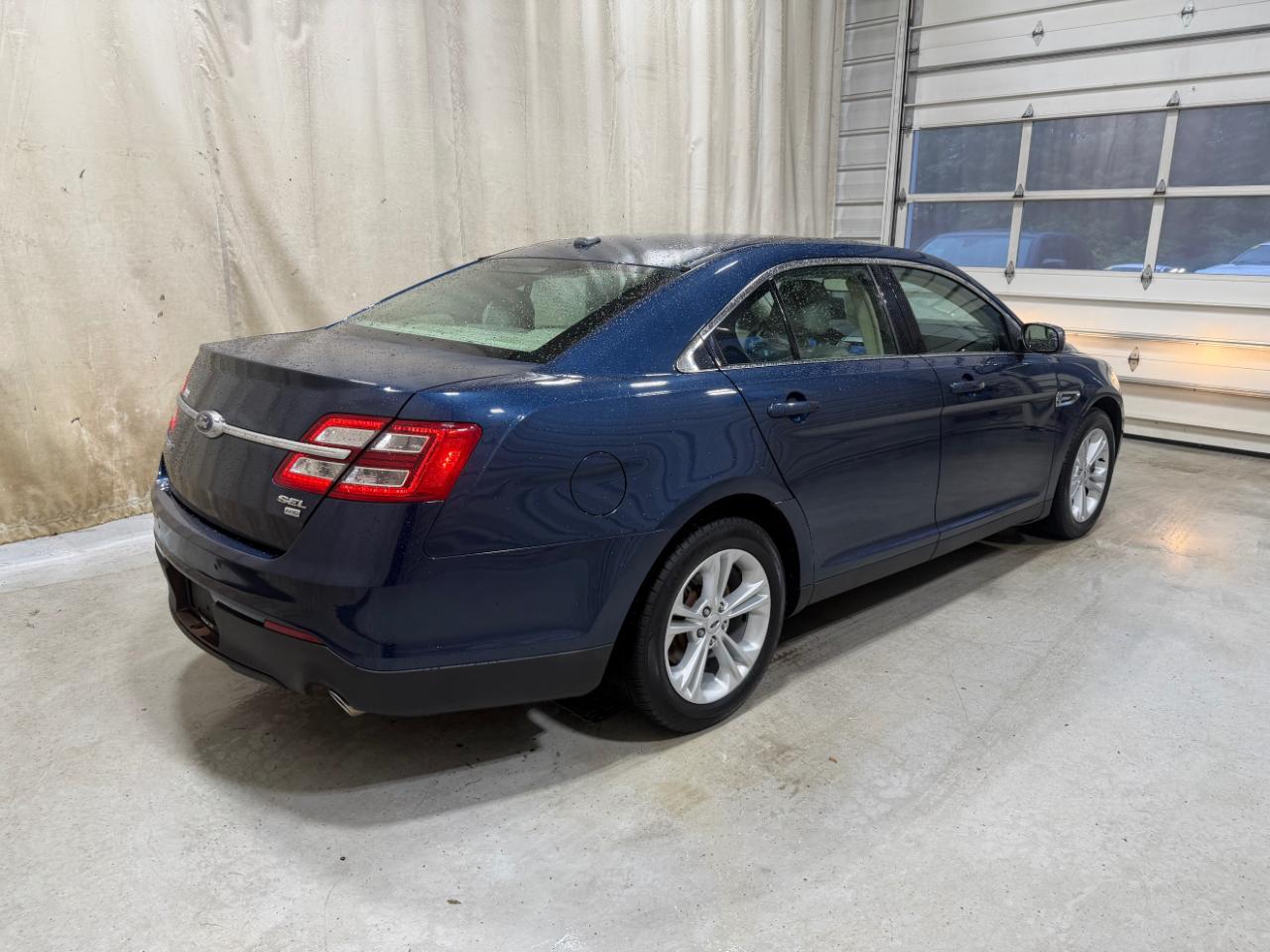 Ford Taurus SEL AWD 2017