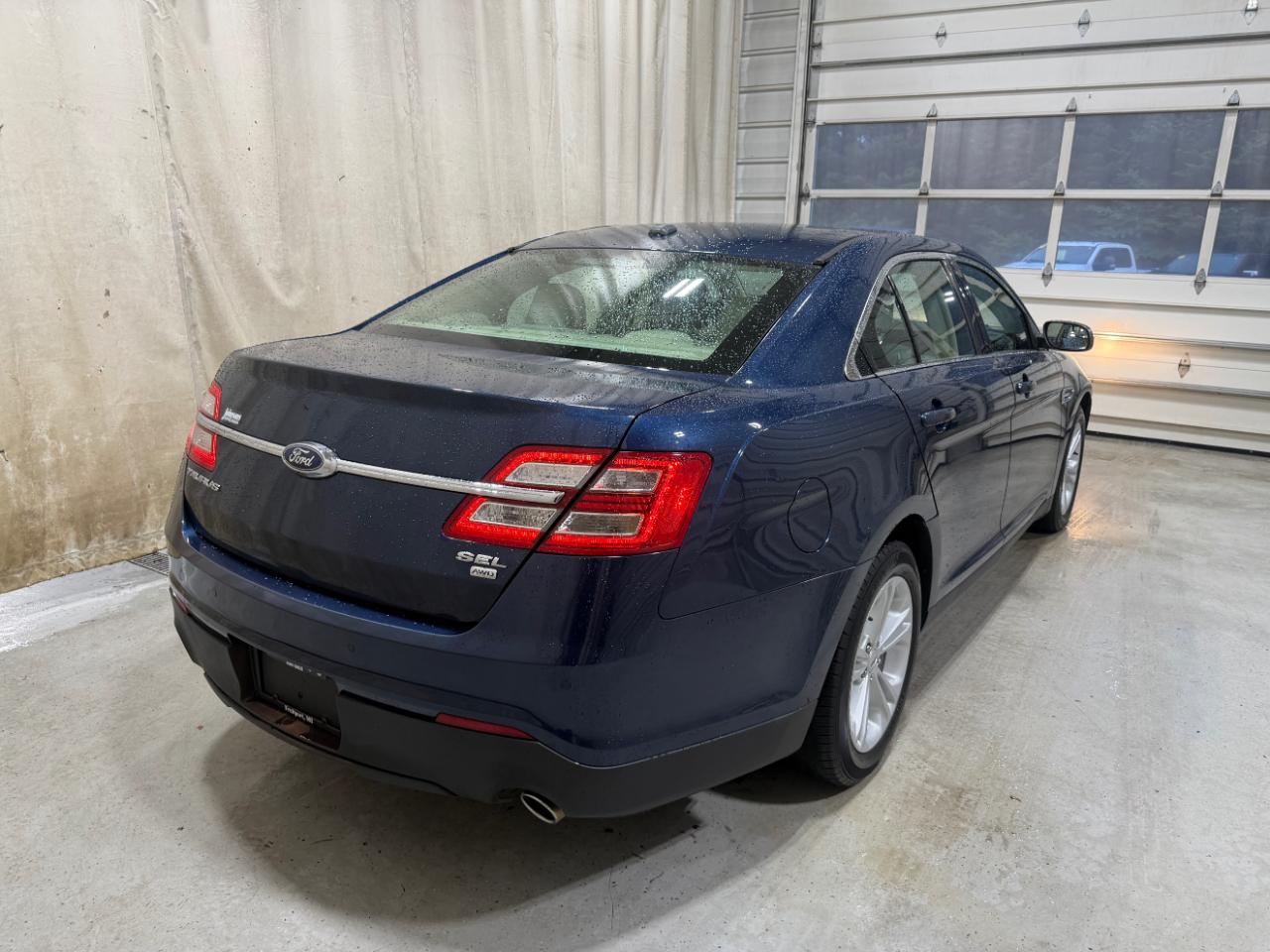 Ford Taurus SEL AWD 2017