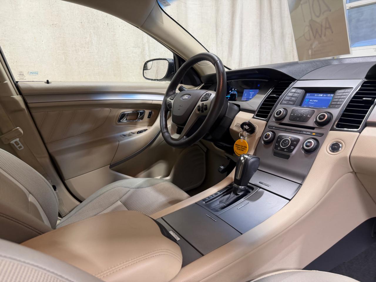 Ford Taurus SEL AWD 2017