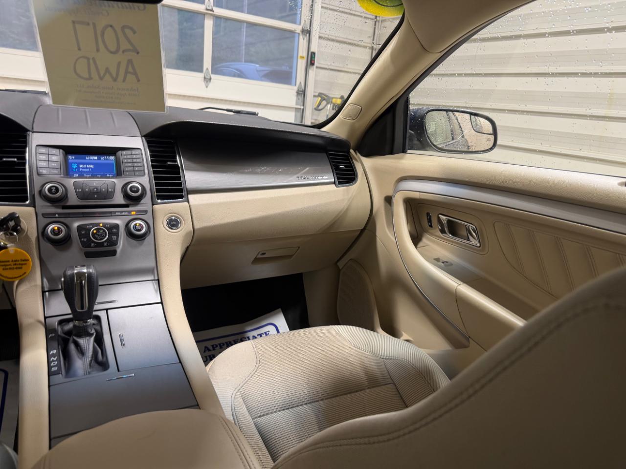 Ford Taurus SEL AWD 2017