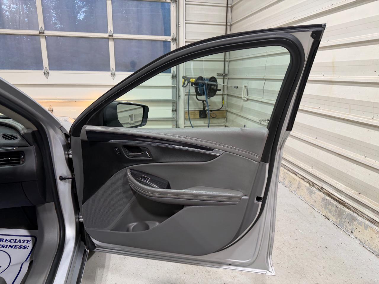 Chevrolet Impala 4dr Sdn LT w/1LT 2017