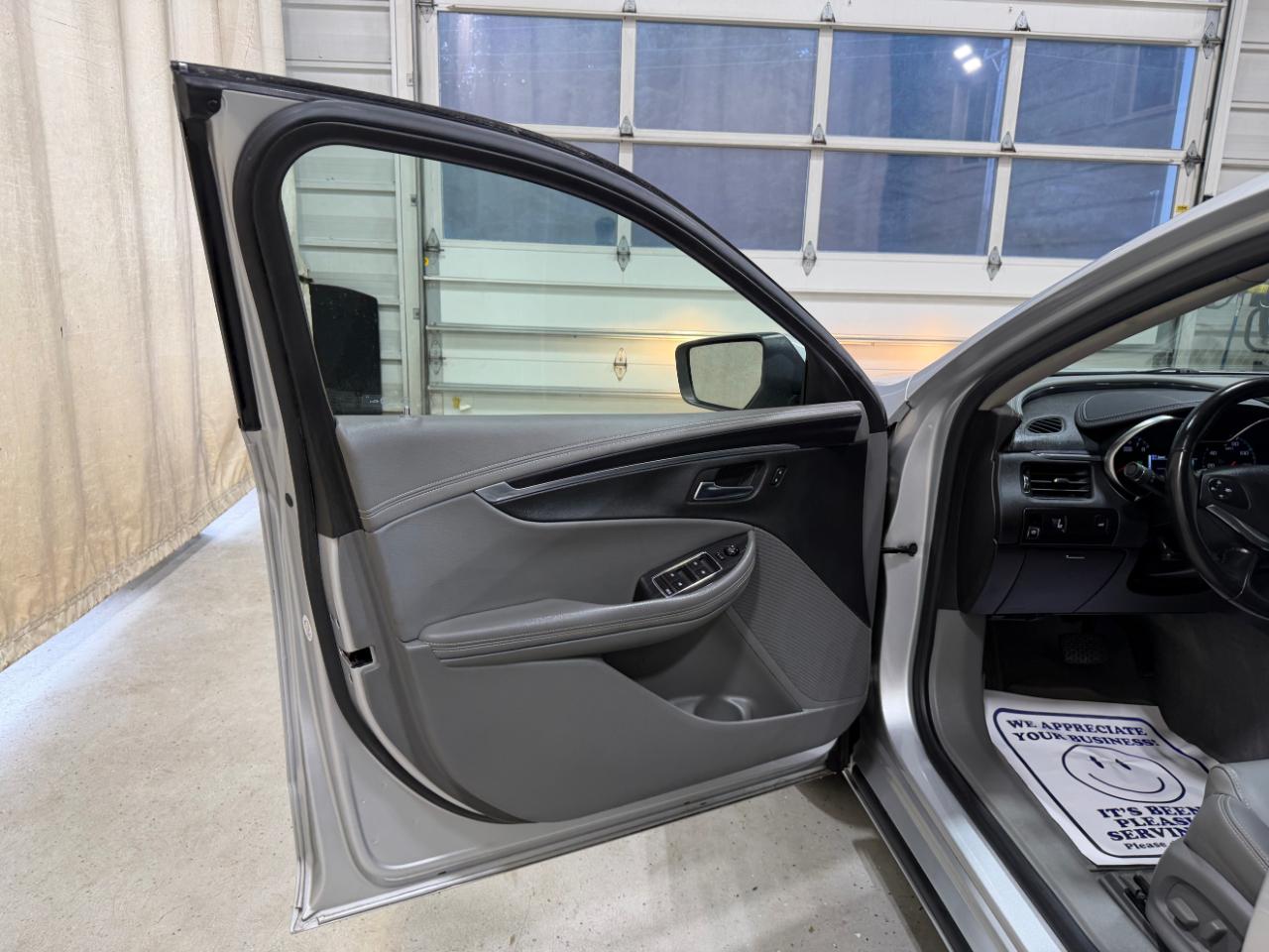 Chevrolet Impala 4dr Sdn LT w/1LT 2017