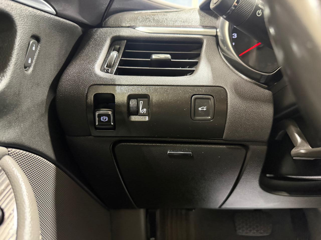 Chevrolet Impala 4dr Sdn LT w/1LT 2017