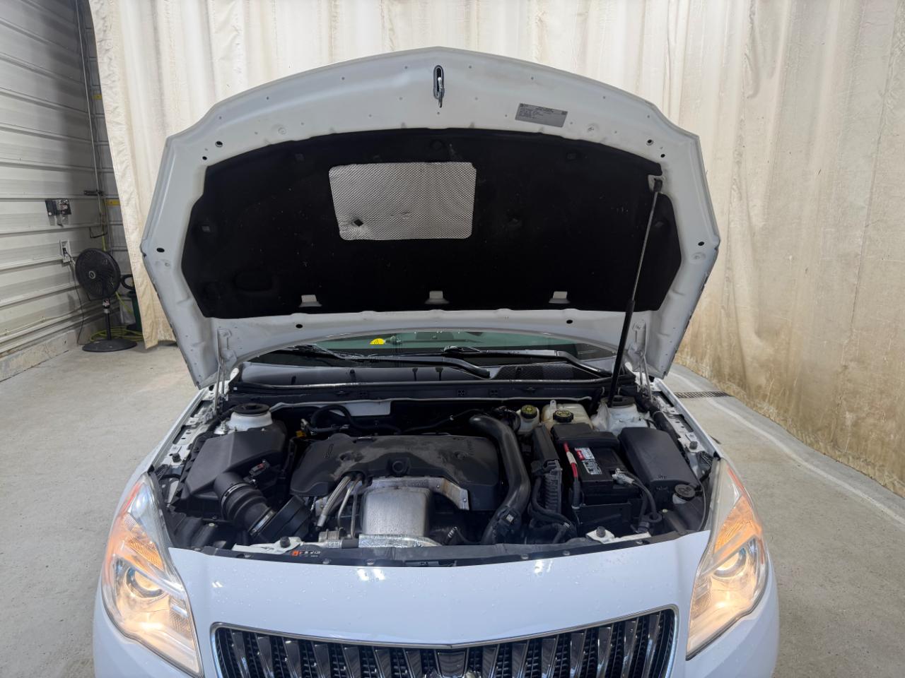 Buick Regal 4dr Sdn Premium I FWD 2015