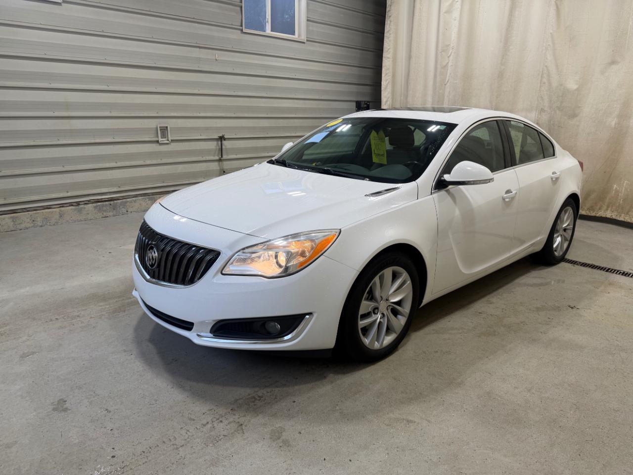 Buick Regal 4dr Sdn Premium I FWD 2015