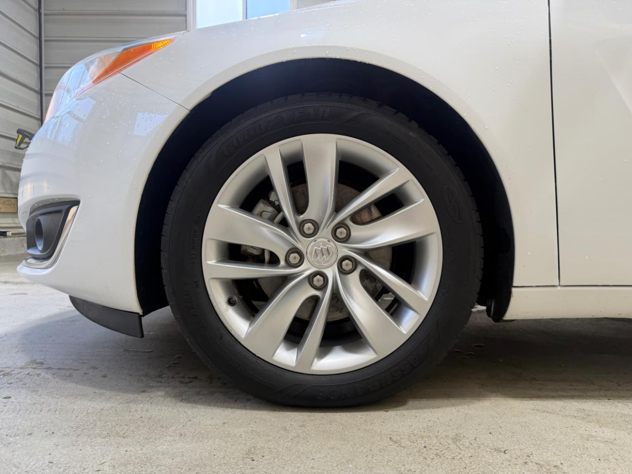 Buick Regal 4dr Sdn Premium I FWD 2015